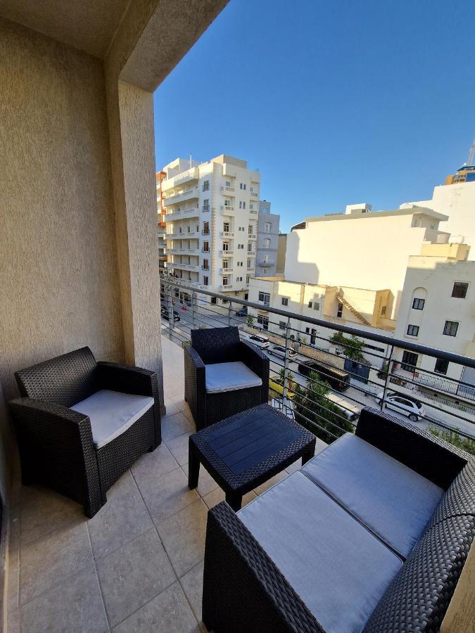 Korzo Suites St. Julian'S Екстериор снимка
