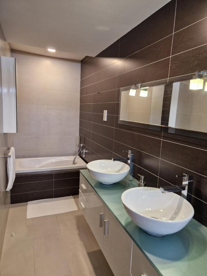Korzo Suites St. Julian'S Екстериор снимка