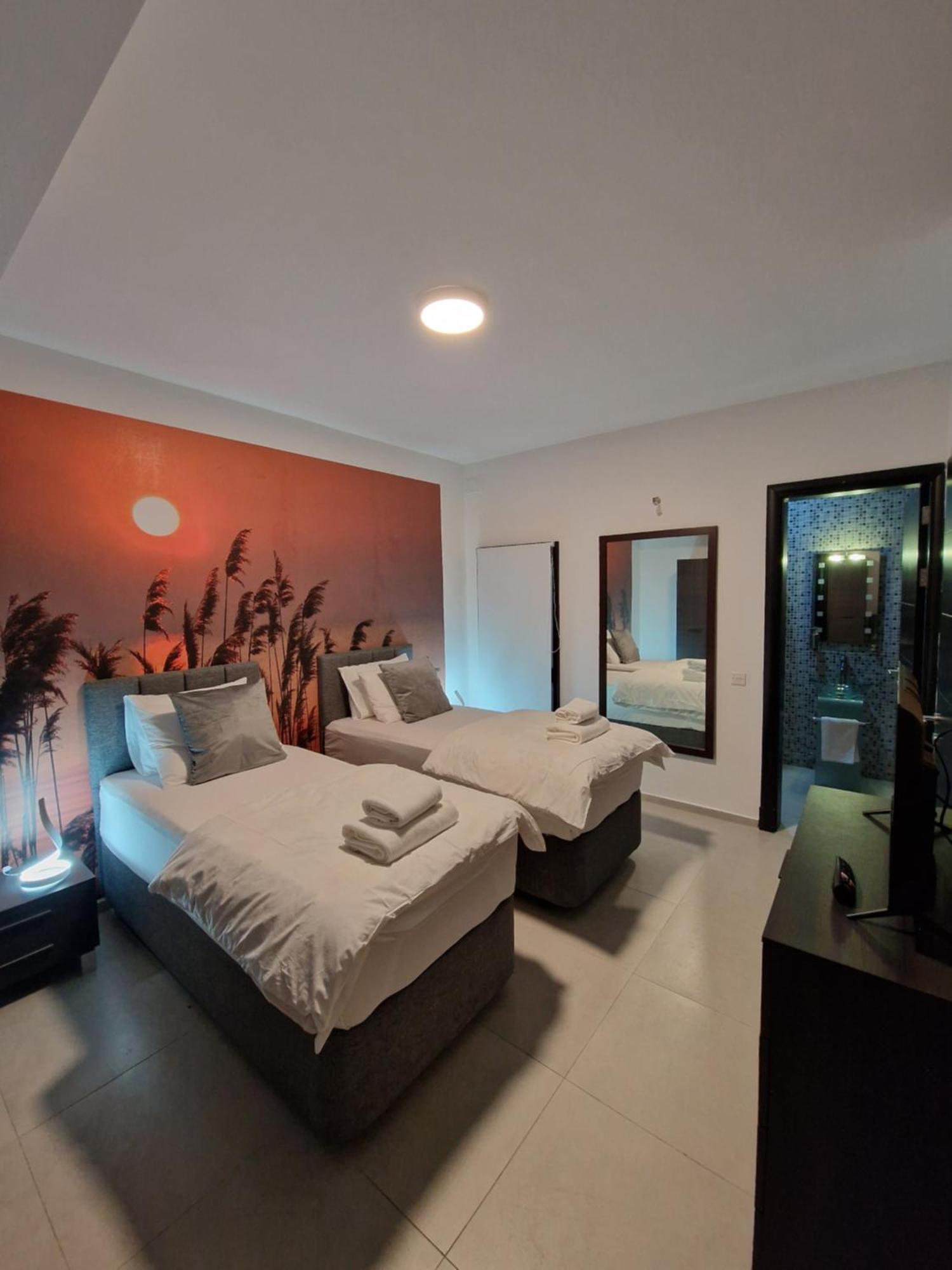 Korzo Suites St. Julian'S Екстериор снимка
