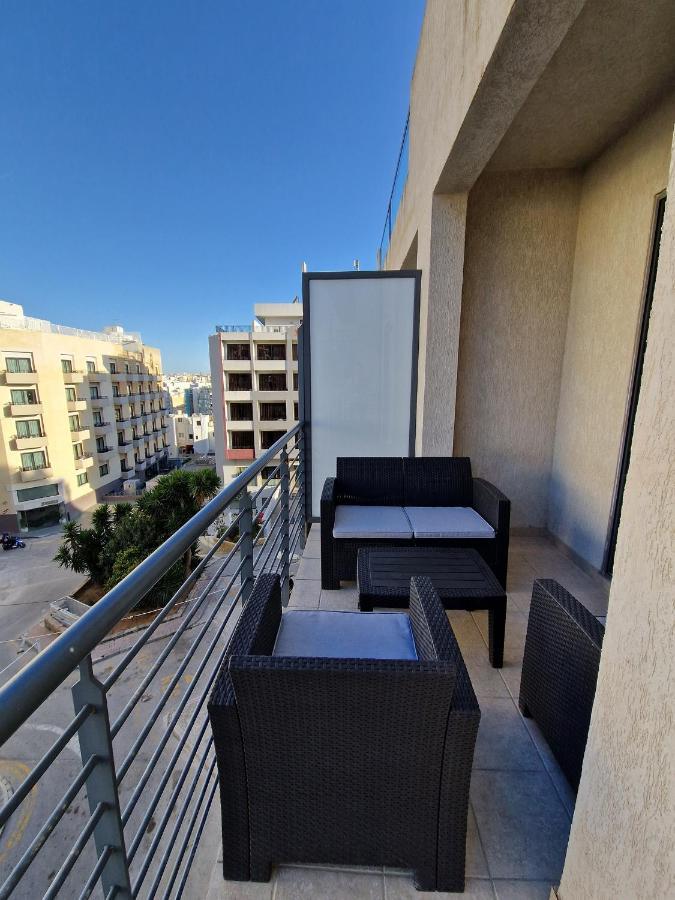 Korzo Suites St. Julian'S Екстериор снимка