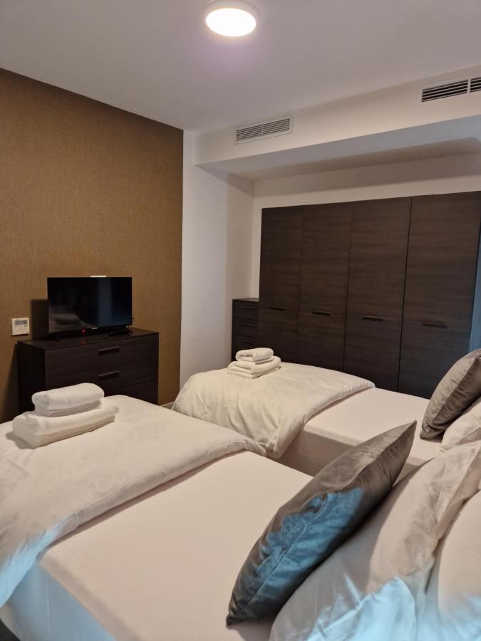 Korzo Suites St. Julian'S Екстериор снимка