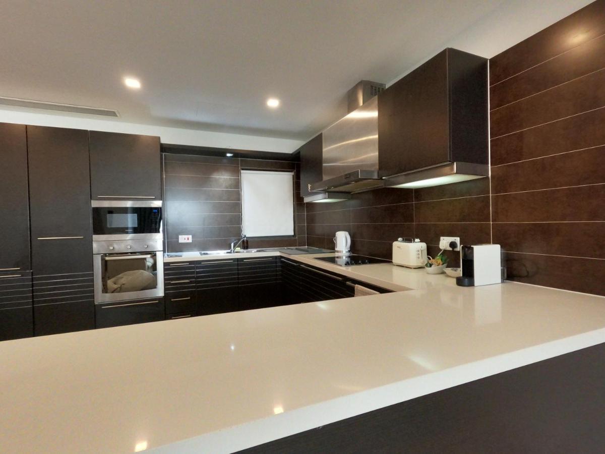 Korzo Suites St. Julian'S Екстериор снимка