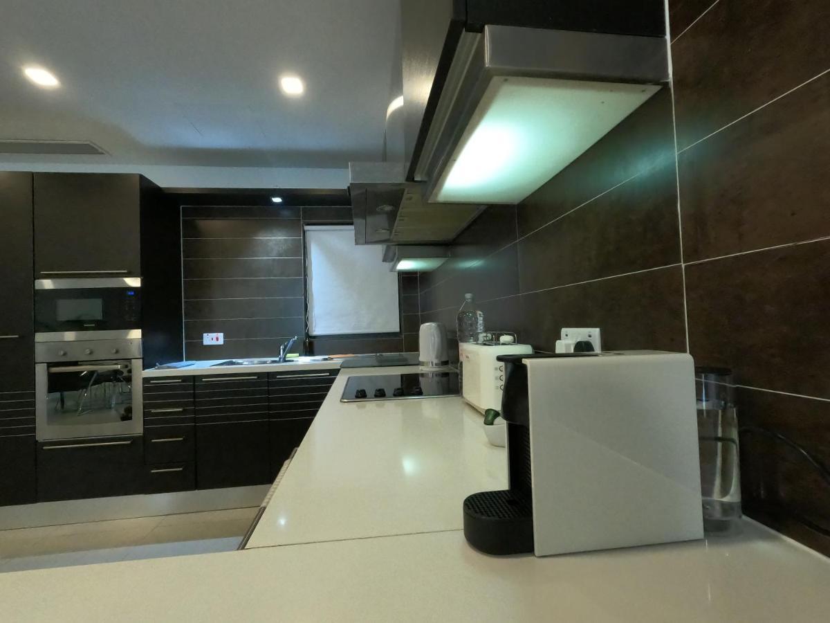 Korzo Suites St. Julian'S Екстериор снимка