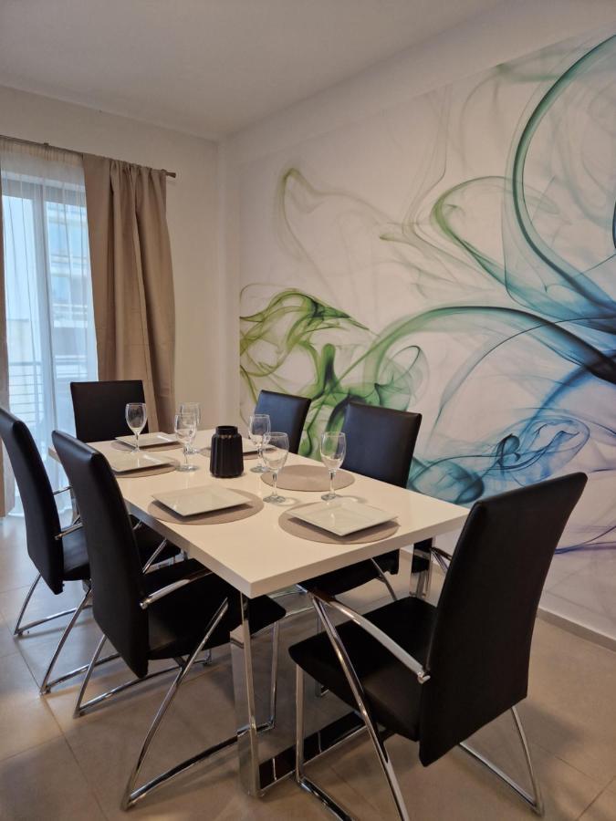 Korzo Suites St. Julian'S Екстериор снимка